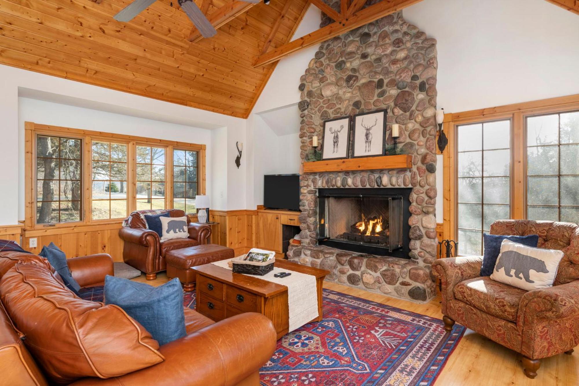 The Lodge, 'North Woods' Style, Boutique Galena Getaway! Exterior photo